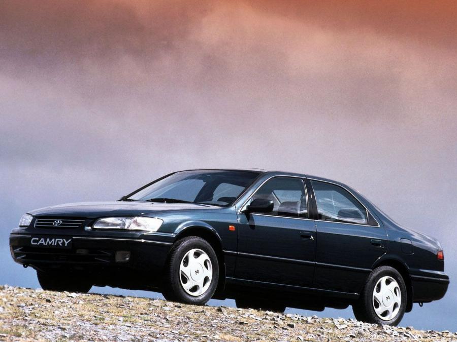  Toyota Camry 1997 года  (фото 7 из 13)